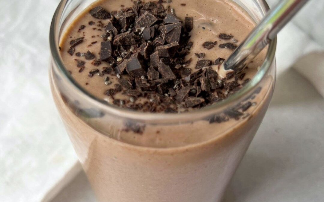 Banana, Almond Butter & Cacao Protein Smoothie